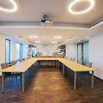 Hendi Centrum Ξενοδοχείο *