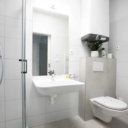 Hendi Centrum * Piest'any