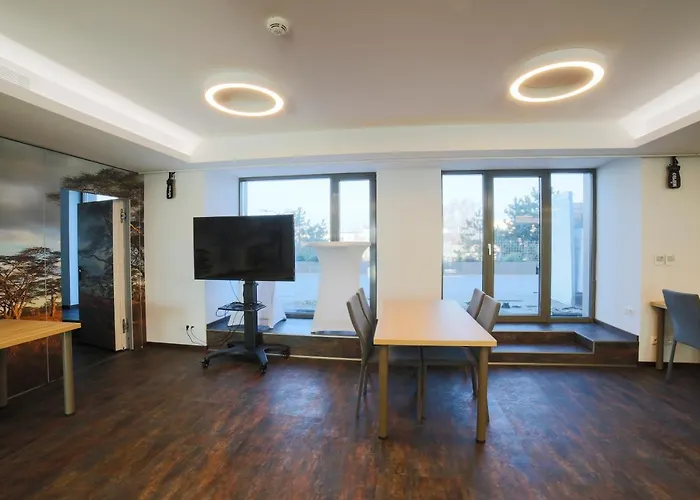 Hendi Centrum 피에슈타니